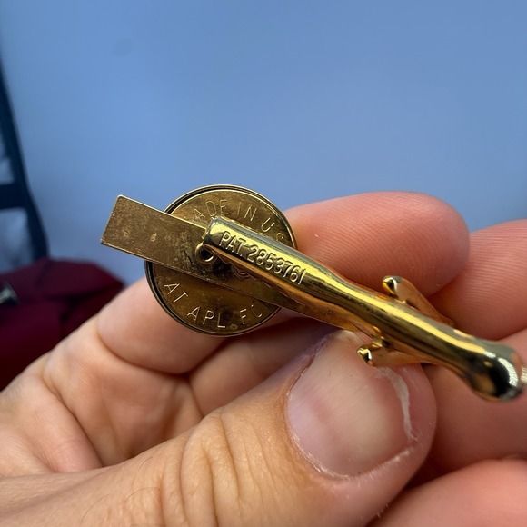 Vintage Tie Bar Clip Drive Gears Gold Tone Mechanical Advantage Made In USA - Picture 3 of 6